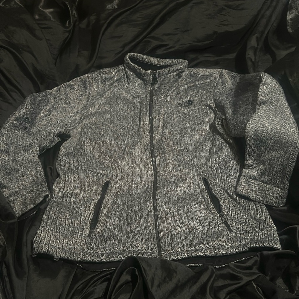 The North Face Women’s Fleece Light Jacket (Like New)